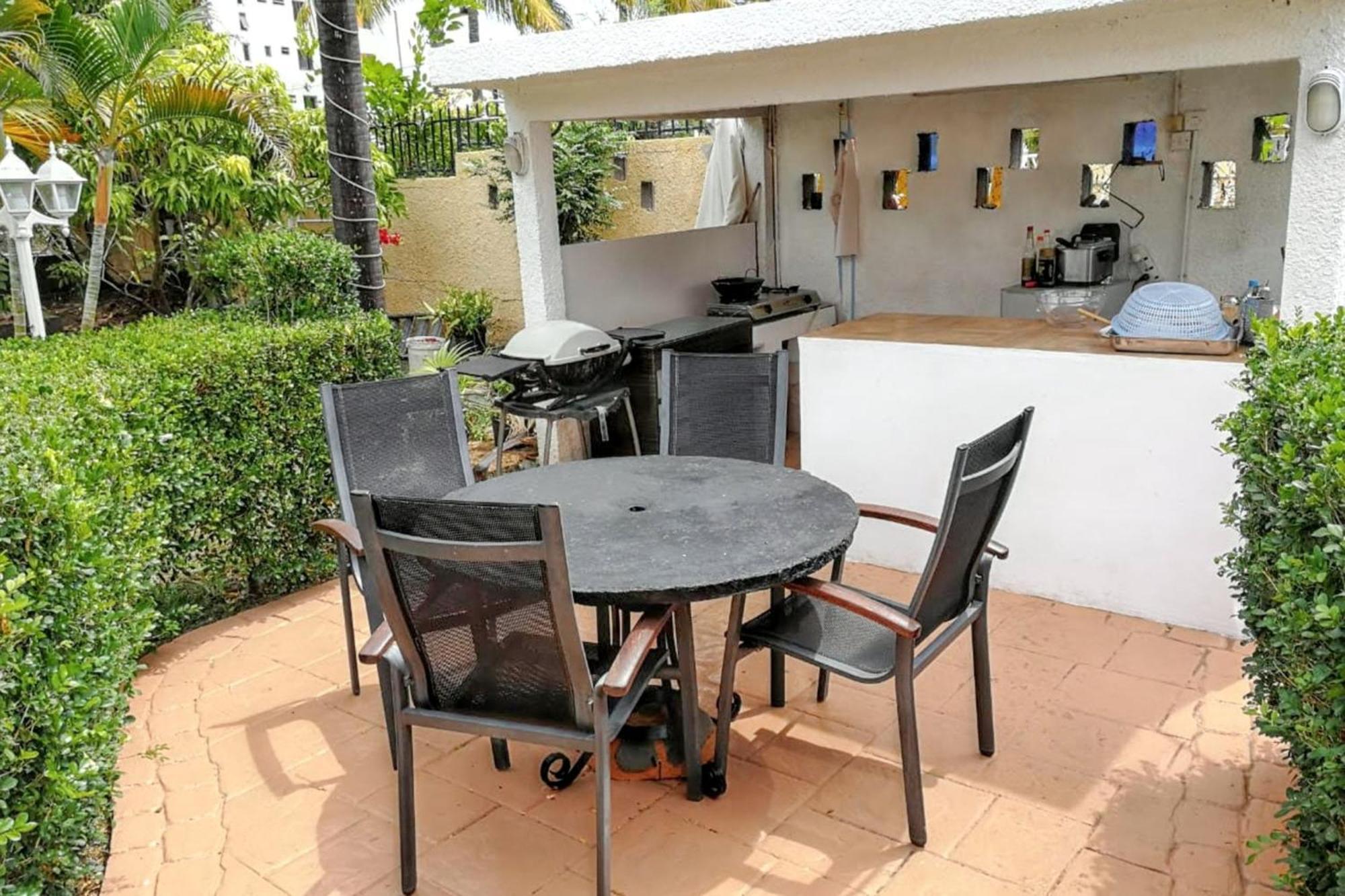 Charming Studio In Flic En Flac With Enclosed Garden 25M² Exterior photo